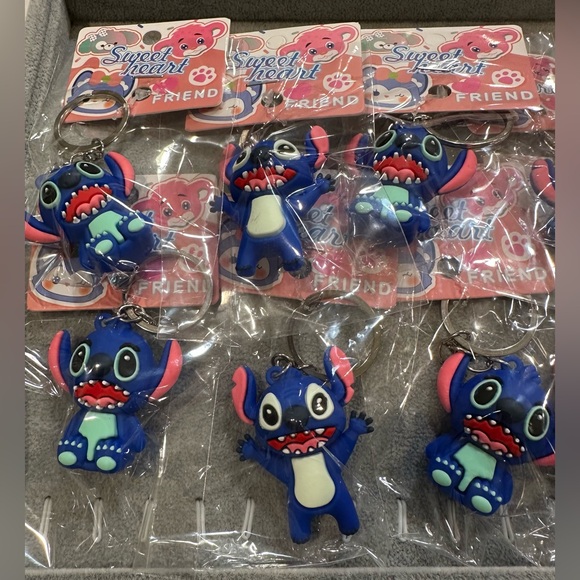 Bundle 12 Character Key Chains NIP - Picture 3 of 5